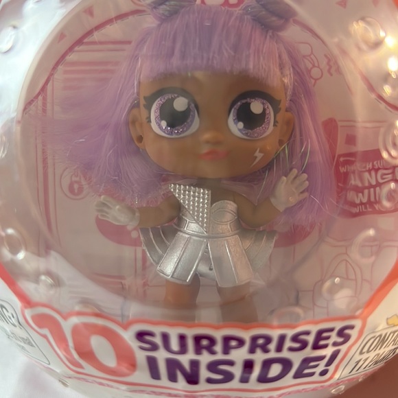 NWT Itty Bitty Prettys Angel High Cosmo Collectible Doll with 10 Surprise - Picture 7 of 7